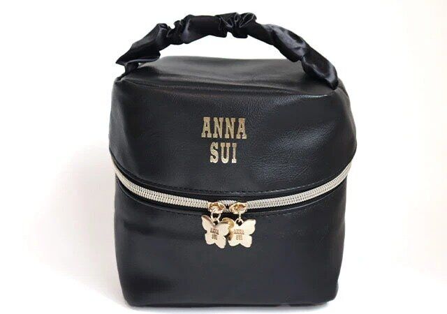 ANNA SUI [アナ スイ コスメティックス] ななめファスナーがポイント！整頓上手な大容量バニティポーチ