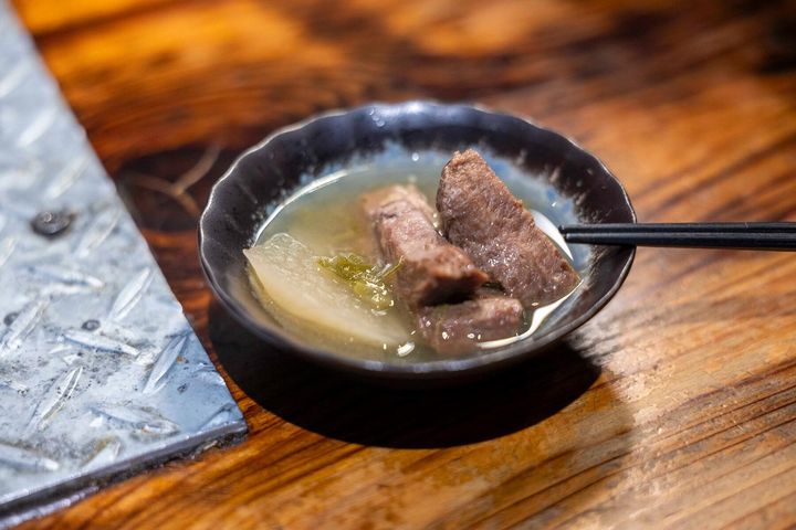 牛タンと大根の煮込み