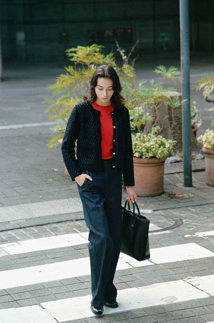 画像: ニットフリンジジャケット￥41,800 www.junonline.jp