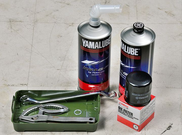 【今さら聞けない！】エンジンオイルの交換手順