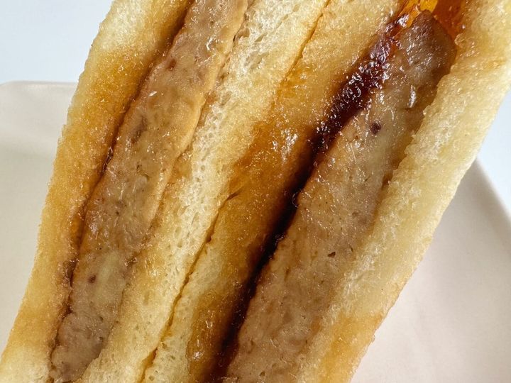 手に取るとずっしりとした重みを感じます