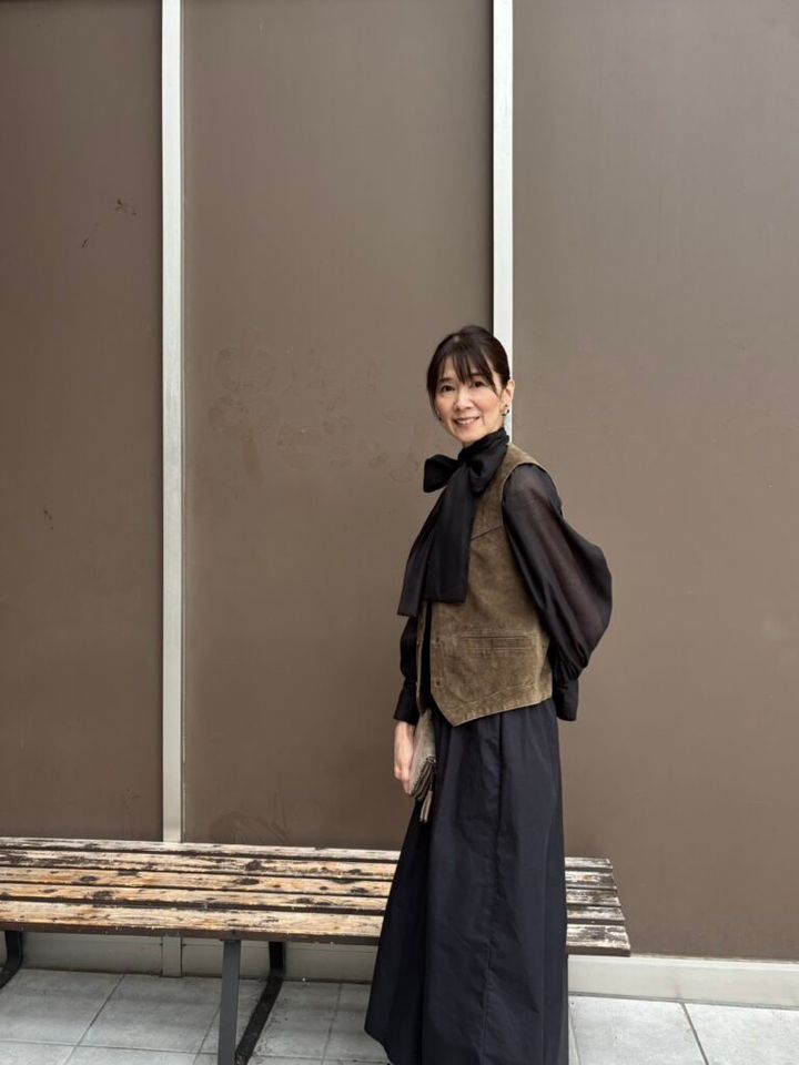 tops : Demiluxe BEAMS、onepiece : DoCLASSE、boots : ara