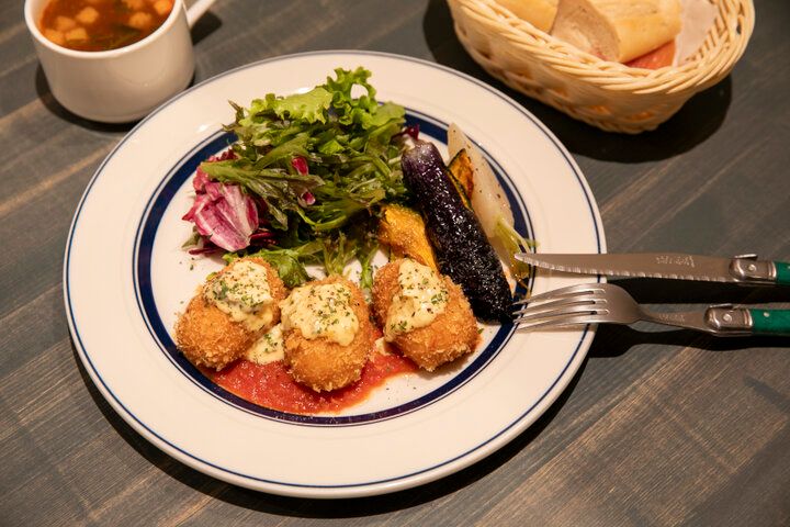 東京スカイツリー®さんぽに♪押上の「スペイン食堂CHICALIBRE」でのんびりランチタイム