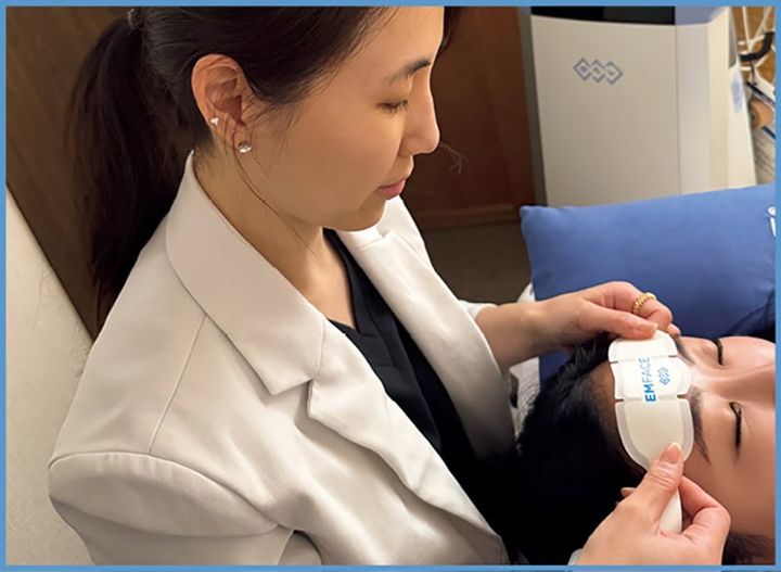 話題のエムフェイスは、筋肉のたるみを改善し中顔面を縮める施術。ダウンタイムもなく気軽に受けられる。