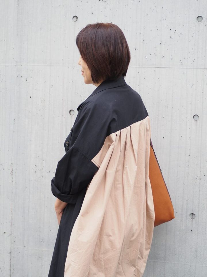 ドゥーザムールのシャツ