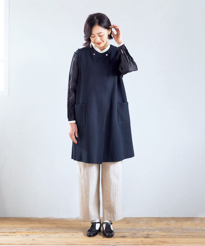 ジレ￥22,000／ロワズィール、シャツ￥49,500／スズキ タカユキ、パンツ￥41,800／プレインピープル（プレインピープル 青山）、ピアス￥66,000／スキャット（ロードス）、シューズ￥71,500／ネブローニ、ソックス／スタイリスト私物