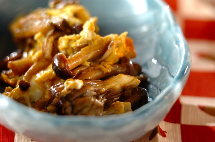 キノコと卵の炒め物
