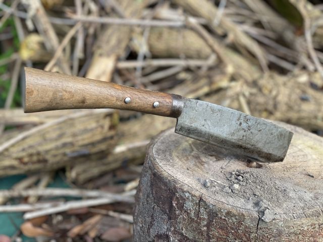 ワークマンが神アイテム出した！車中泊キャンパーが展示会で見つけた優秀なジャケットとは？