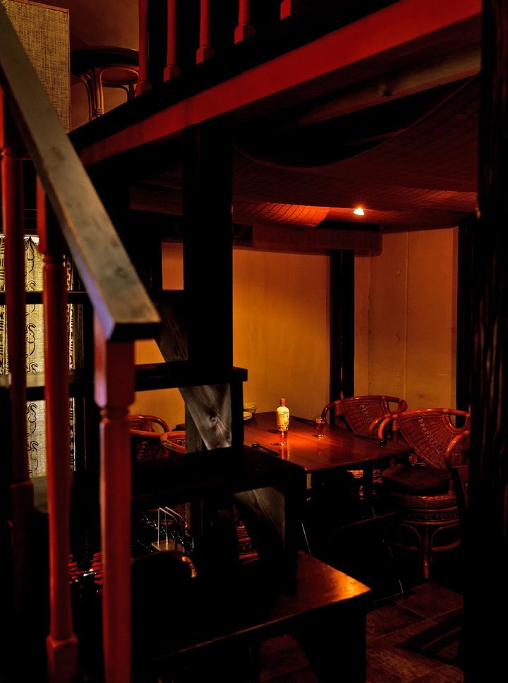 六本木『黒猫夜 六本木店』の内観