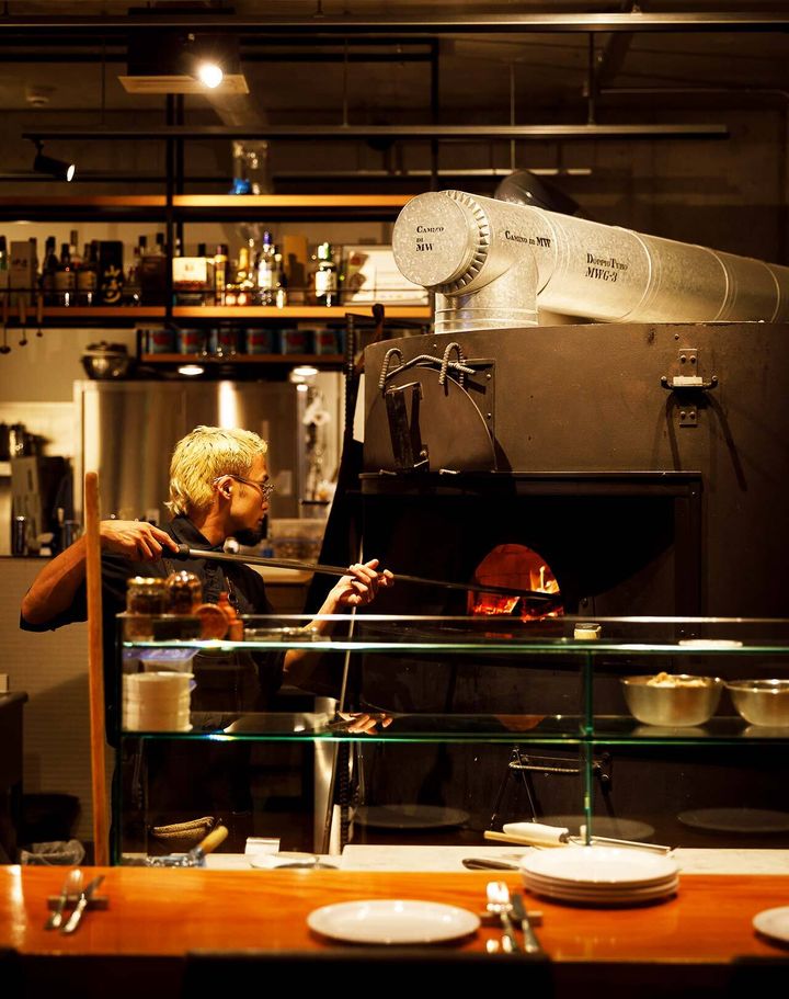 白金台『Pizza da Vinci Tokyo』の調理風景