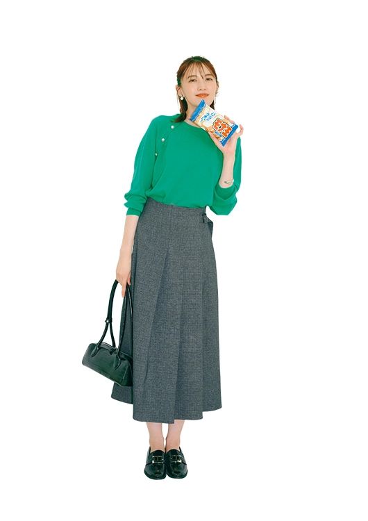 ニットを効かせた洗練通勤コーデ