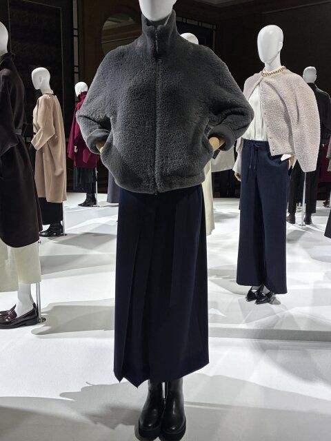 2025plst秋冬フェザーヤーンジップアップブルゾンマネキンコーデ