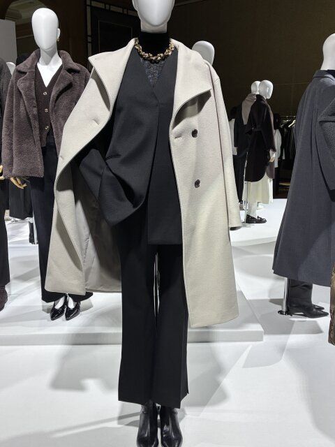 2025plst秋冬ウールモッサ2WAYスタンドカラーコートマネキンコーデ