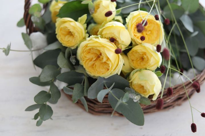 黄色いバラのアレンジ