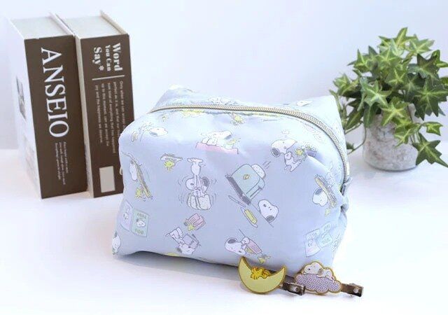 『SNOOPY ふわふわBIGポーチ ＆ すやすや前髪クリップ2個セット BOOK』