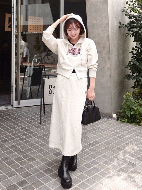 スウェットセットアップコーデ