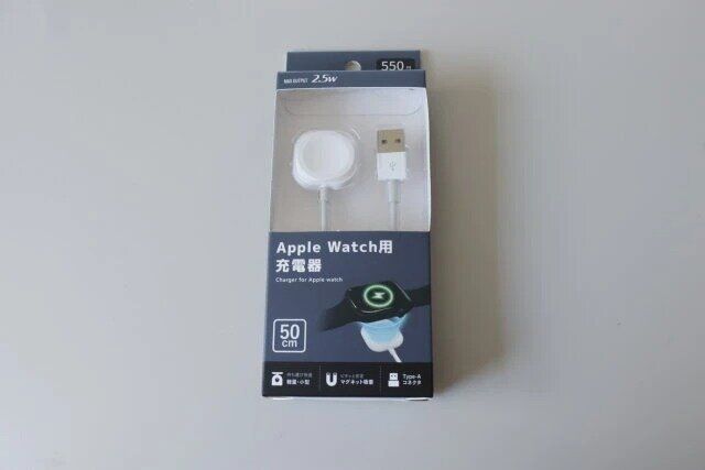 ダイソーのケーブル付きウォッチチャージャー（WH）のパッケージ
