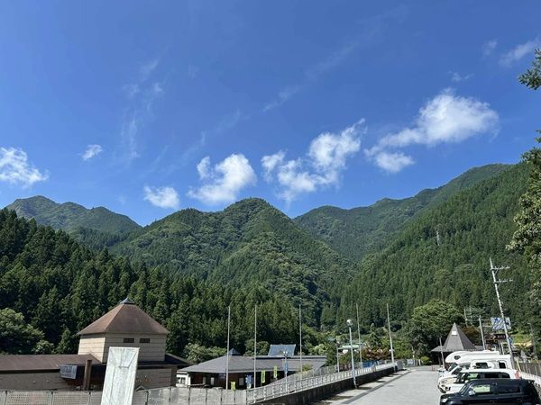 【埼玉県秩父市】紅葉の三峯神社と道の駅大滝温泉を巡るバスツアー開催！崩落事故後の大滝地区を応援