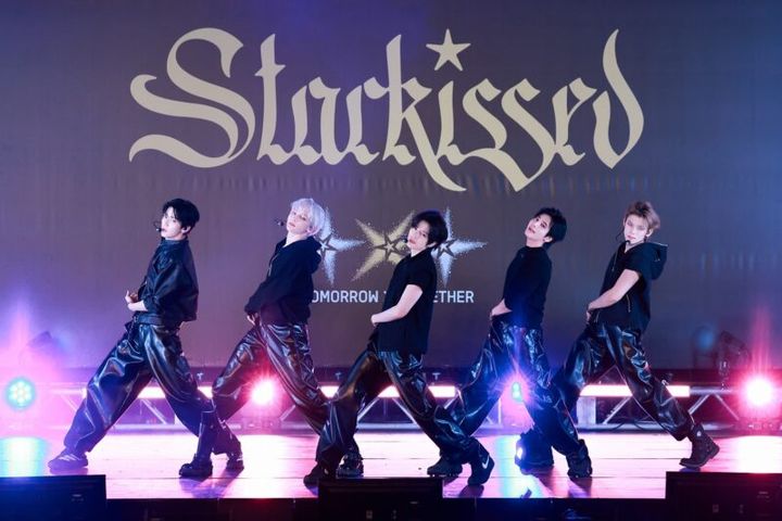 TOMORROW X TOGETHER(トゥモロー バイ トゥギャザー)が日本3rdアルバム『Starkissed』の発売を記念してショーケース】を開