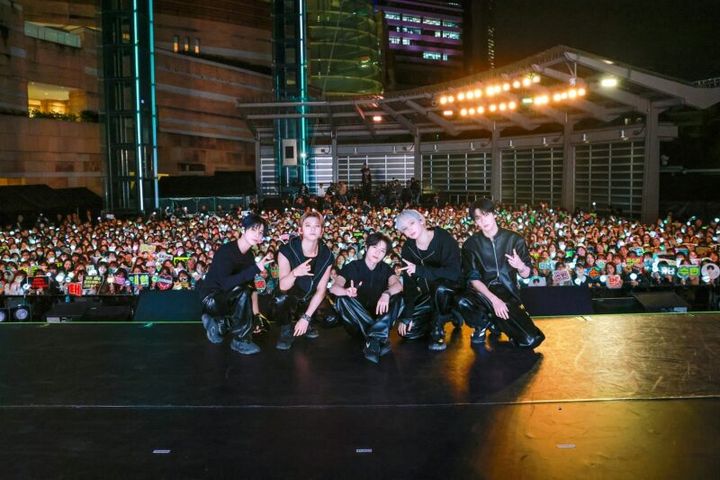 TXTのメンバーは、口々にMOAへの愛情と感謝を伝えた