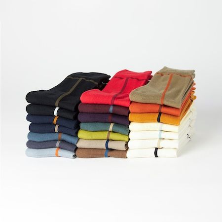 ソックスブランド「CHICSTOCKS」、皆川明と考案した螺旋モチーフの新作「WIND」を発売