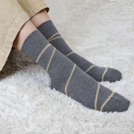 ソックスブランド「CHICSTOCKS」、皆川明と考案した螺旋モチーフの新作「WIND」を発売