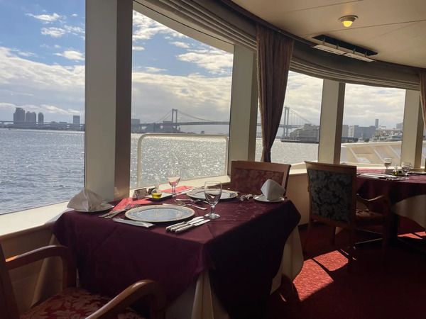 シンフォニークルーズが、4日間限定の東京湾クリスマスクルーズを運航！予約受付中