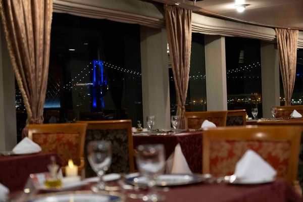 シンフォニークルーズが、4日間限定の東京湾クリスマスクルーズを運航！予約受付中