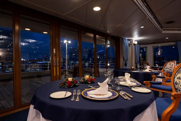 シンフォニークルーズが、4日間限定の東京湾クリスマスクルーズを運航！予約受付中