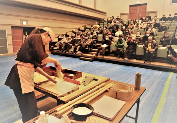 とある、日本のお蕎麦屋さんの動画が海外で大バズリしています。