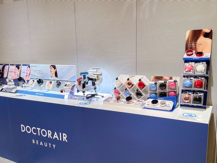 ハンディ型マッサージ機でお馴染み“ドクターエア”からこだわり抜いたコンパクトなビューティー製品新登場！イケオジになった林先生が美の伝道師に!?