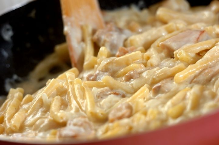 フライパンひとつで簡単！チキンマカロニグラタンの作り方3