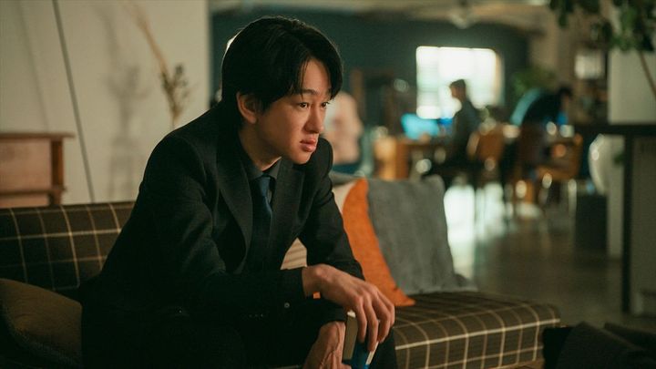 ABEMAオリジナル連続ドラマ『スキャンダルイブ』に出演する横山裕 （C）AbemaTV,Inc. width=