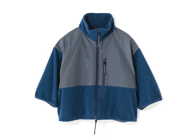 軽やかなフリースのジップアップブルゾン