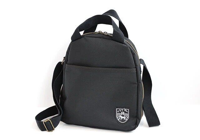 『「星野リゾート」が手掛けるリゾートホテル「リゾナーレ」が考えた 旅行にも普段使いにも活躍！ ガバッと開く超優秀ショルダーバッグ BOOK』