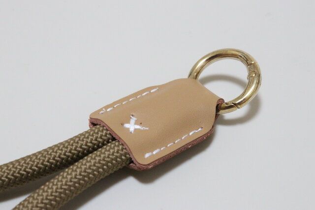 キャンドゥ スマホケース用 本革ハンドストラップ キャメル 牛皮