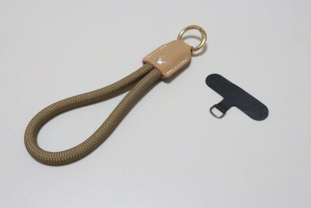 キャンドゥ スマホケース用 本革ハンドストラップ キャメル セット内容