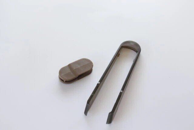 ダイソーのフェイスマスク用トング チャック袋スライダー付き1