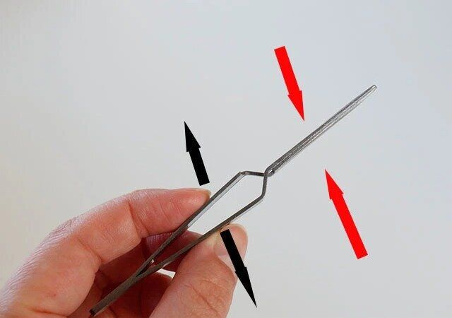 ダイソーの逆作用ピンセット1
