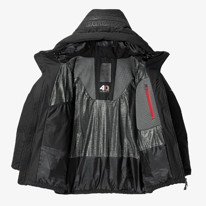 モレリア40周年記念！ミズノが発売した「全世界100着限定生産」「11万円」のダウンジャケットがすごい