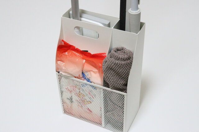 スリーコインズのお掃除ワイパー収納ダブルに収納した様子