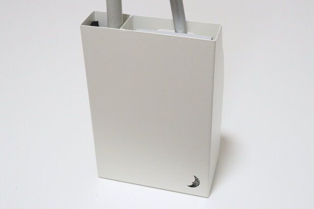 スリーコインズのお掃除ワイパー収納ダブルはアイアン製で安定感抜群