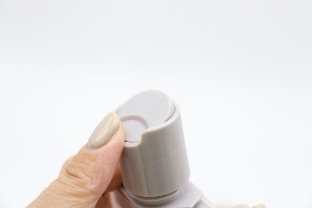 掛けられるつめ替えパウチ（プッシュタイプ、リング付） プッシュ