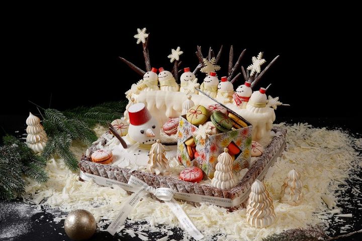 「Snowman Village ～Heartwarming Gift～」縦30㎝×横30㎝×高さ30cm（20～30名様用）75600円※10セット限定