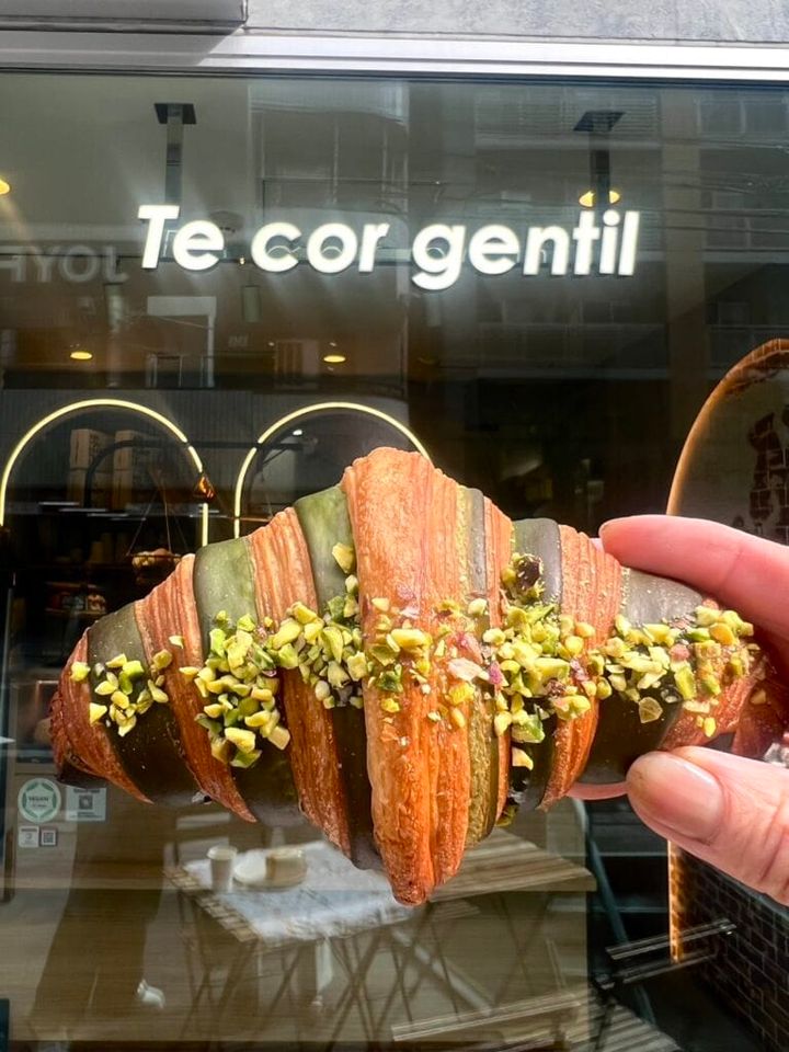 「テコールジャンティ」の「ピスタチオクロワッサン」¥650