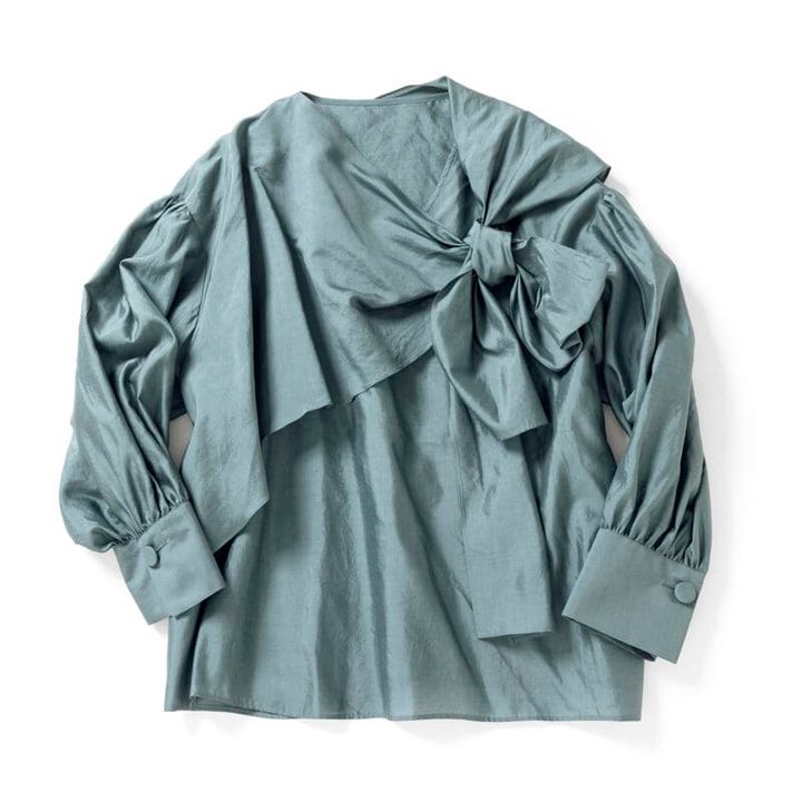 シャツ4万2900円（プルミエアロンディスモン）