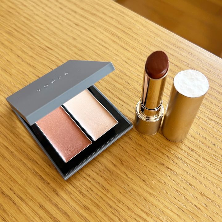 アラサーエディター ポーチの中身 THREEシマリンググローデュオ RMKベルベットシーンリップカラー
