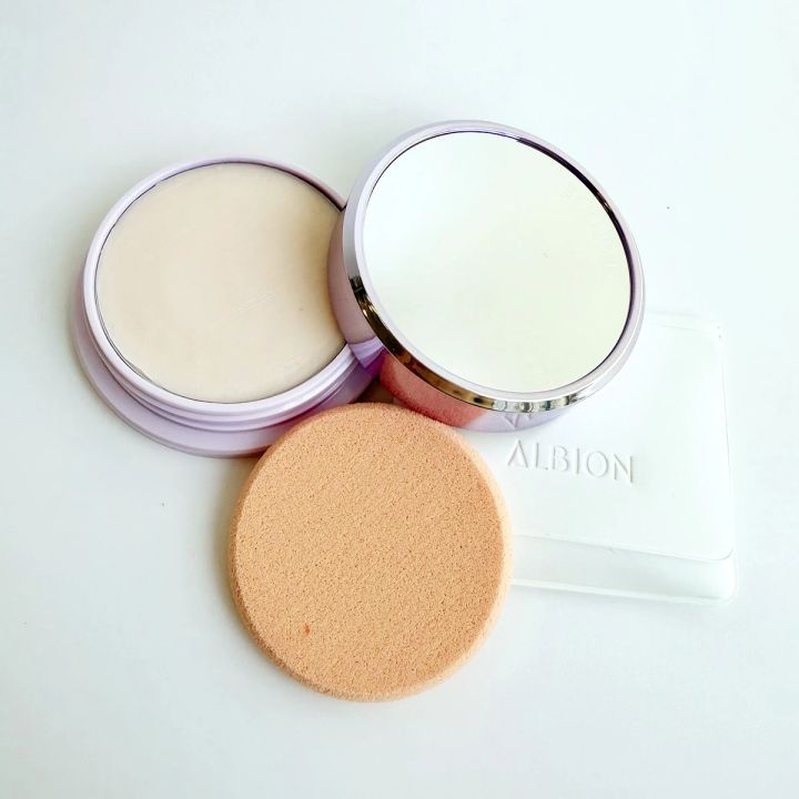 ポーチの中身 アルビオンフラルネ モイストリタッチクリーム