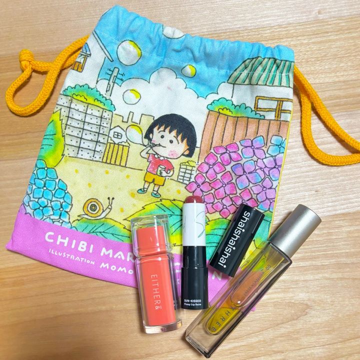 ポーチの中身 マキア アラサーエディター 萩原有紀