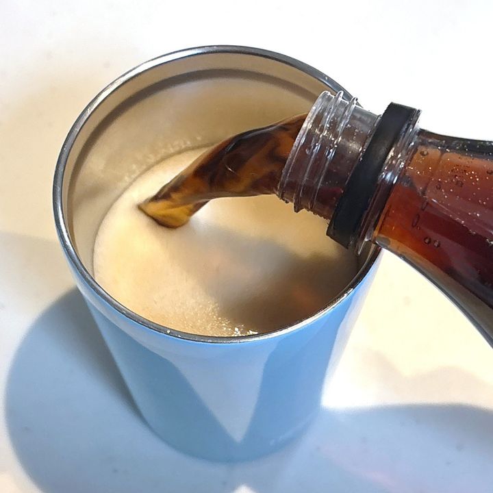 勢いよく注ぐのもNG